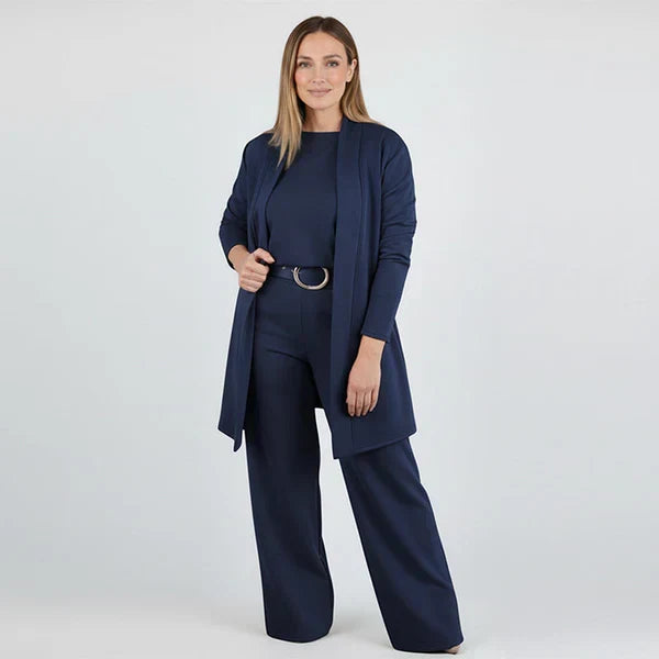 Lucy – Elegant 3-Piece Stretch Set