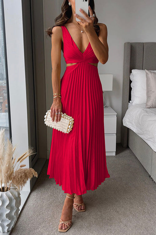 Lou - Flowing Pleated Maxi Dress