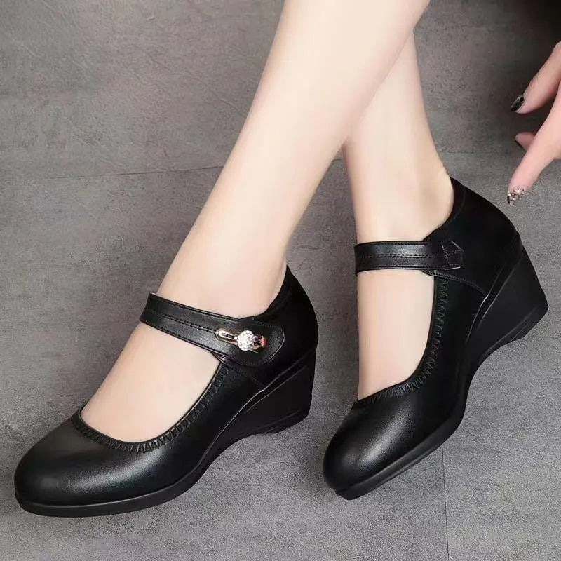 Marigold – Elegant Vegan Mid-Heel Shoes