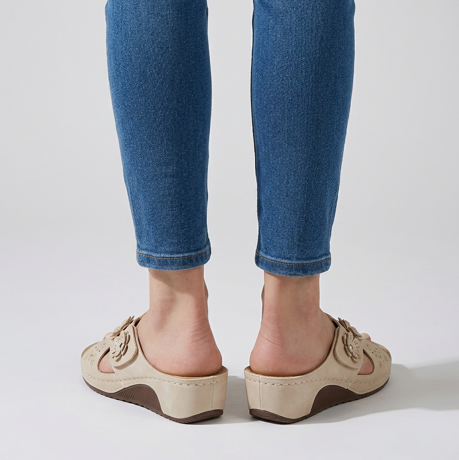 Cordelia - Cushioned Platform Slippers