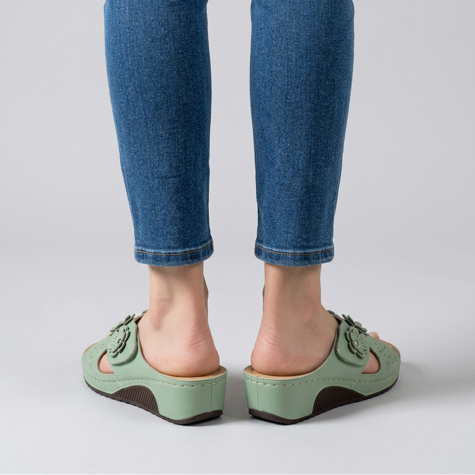 Cordelia - Cushioned Platform Slippers