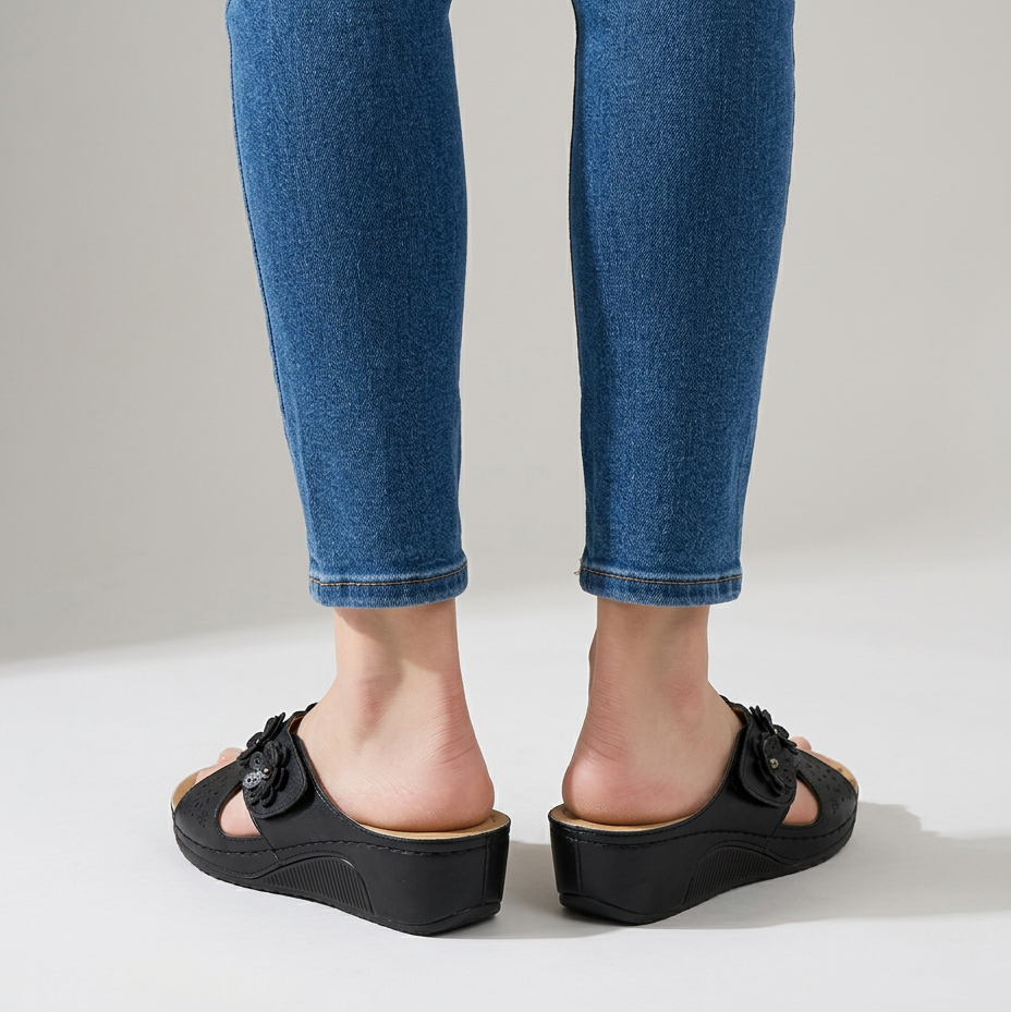 Cordelia - Cushioned Platform Slippers