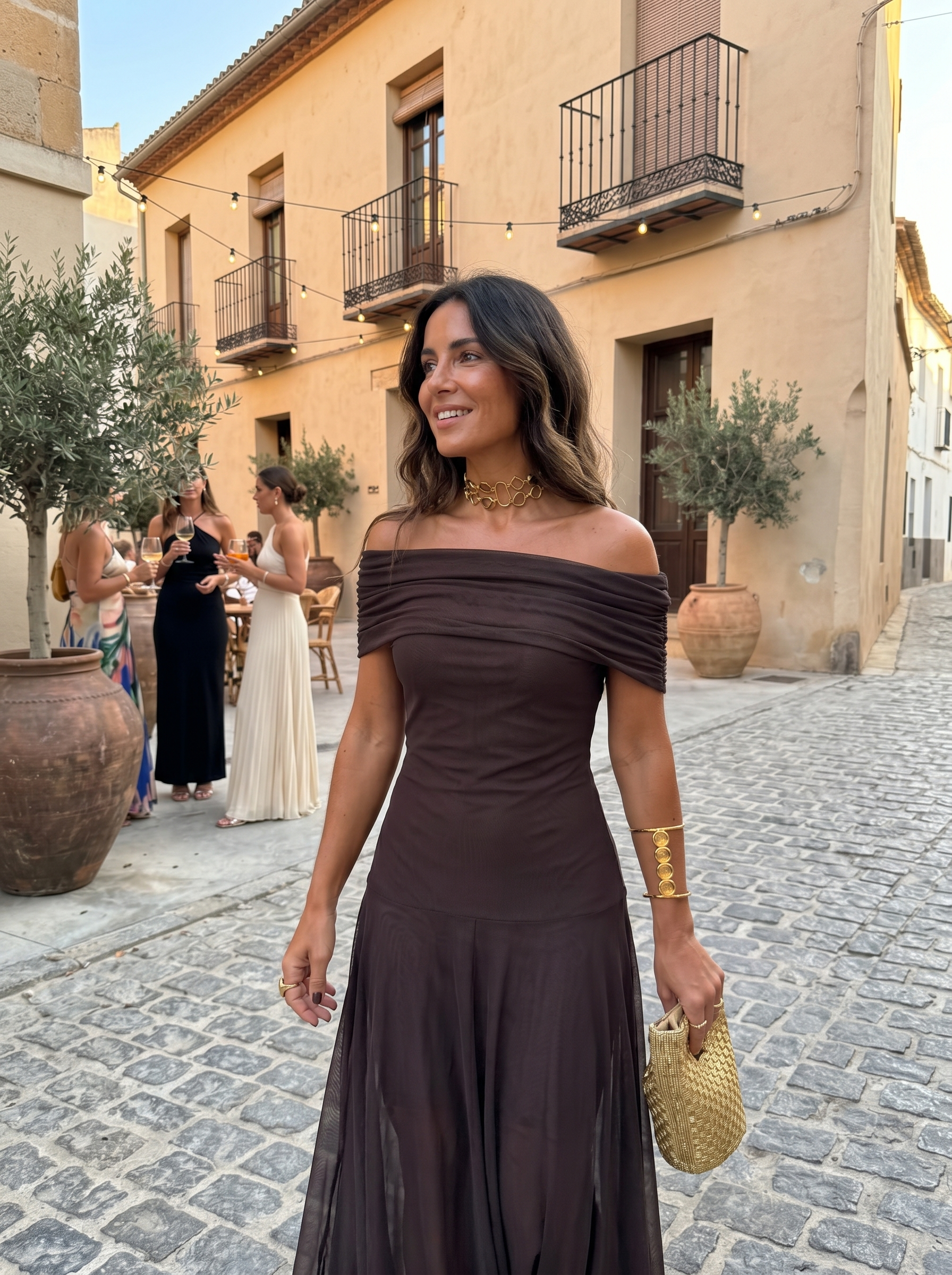 Myla - Elegant Off-Shoulder Maxi Dress