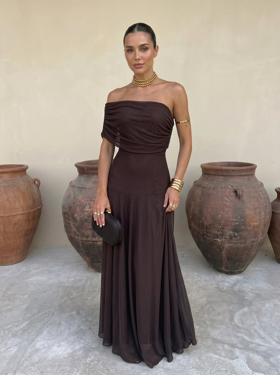 Eveline – Elegant Off-Shoulder Chiffon Maxi Dress